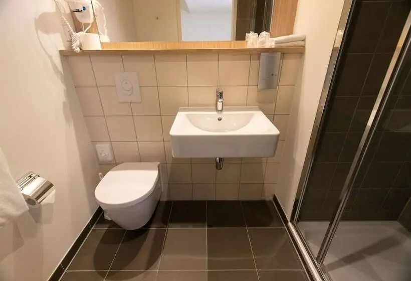 Perhehuone, B&b Hotel Frankfurt Airport