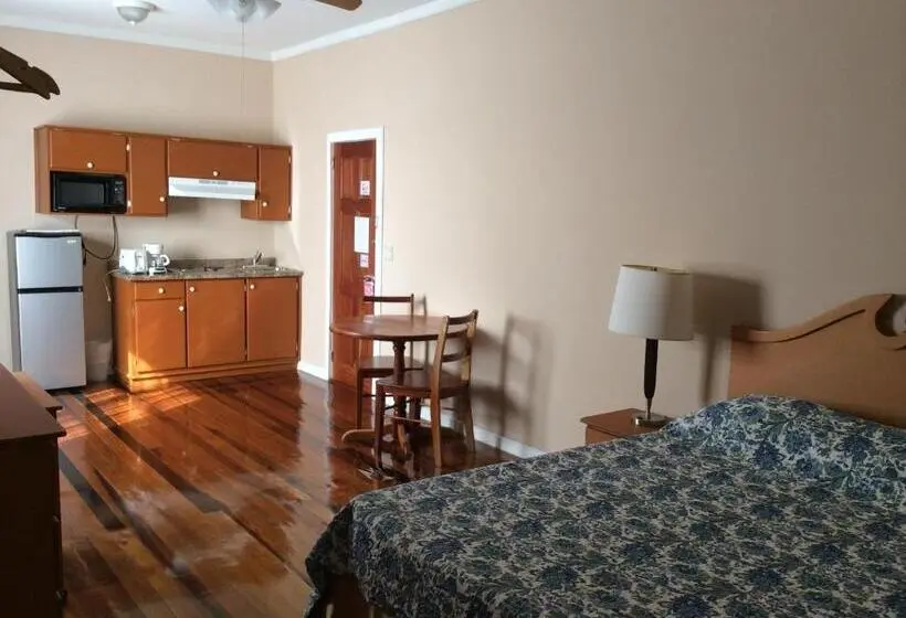 اتاق خانوادگی, The Durban Hotel Guyana Inc