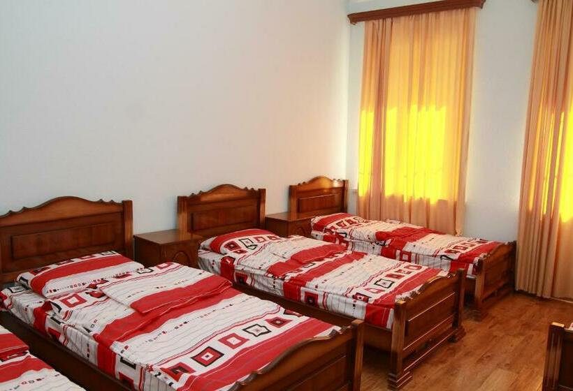 Camera Familiare, Inter Boutique