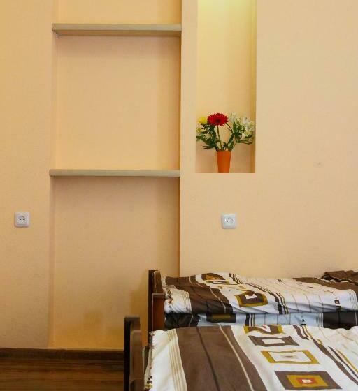 Camera Familiare, Inter Boutique