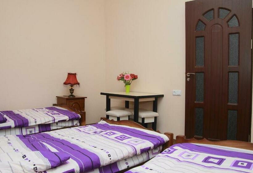 Camera Familiare, Inter Boutique