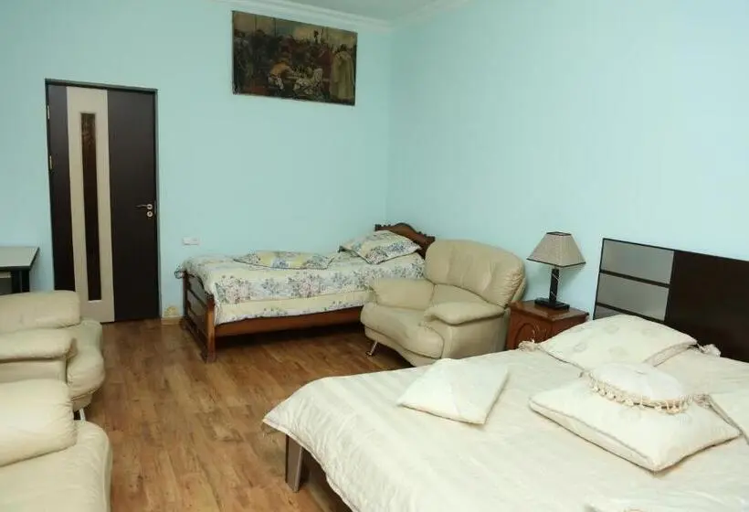Suite Familiare, Inter Boutique