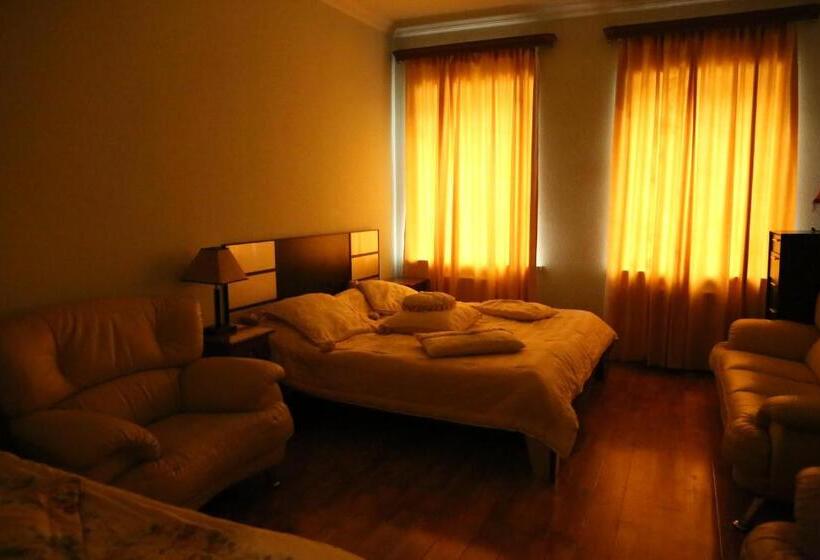 Suite Familiare, Inter Boutique