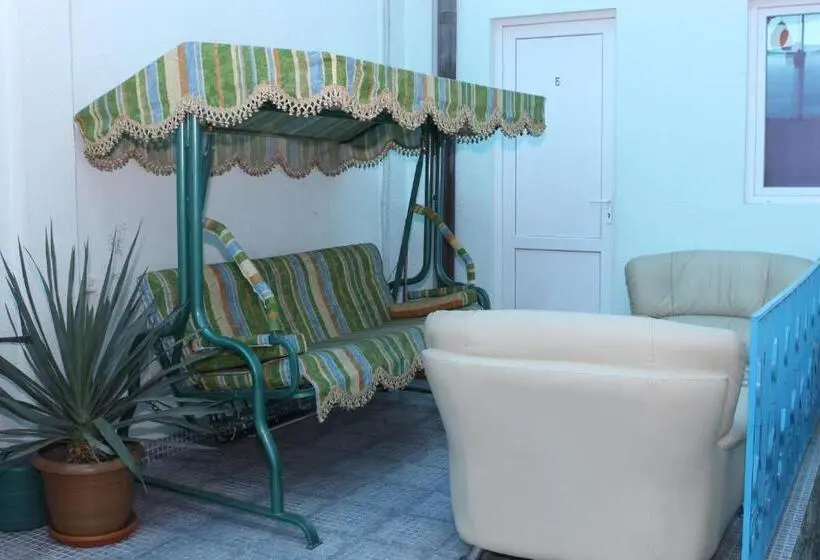 Suite Familiare, Inter Boutique