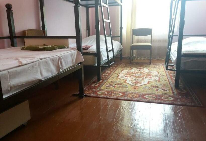 تختخواب در اتاق مشترک, B&b Ruzan