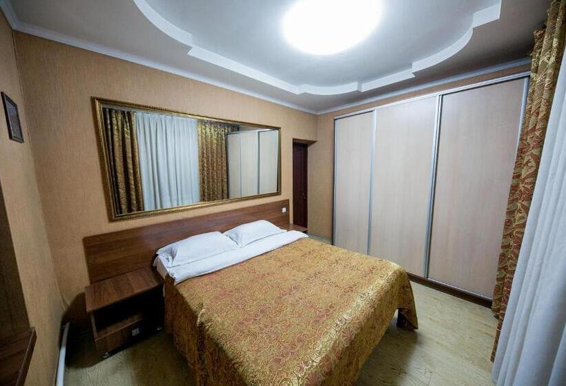 سوئیت 2 خوابه, Flagman