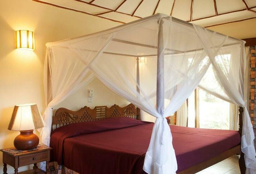 اتاق استاندارد سه تخته با بالکن, Crystal Bay Resort