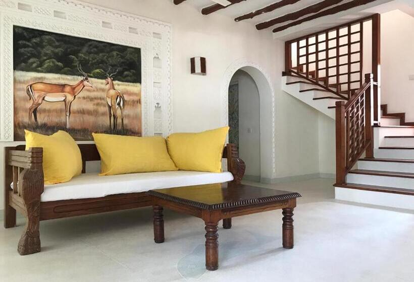 اتاق استاندارد با بالکن و چشم‌انداز دریا, Crystal Bay Resort