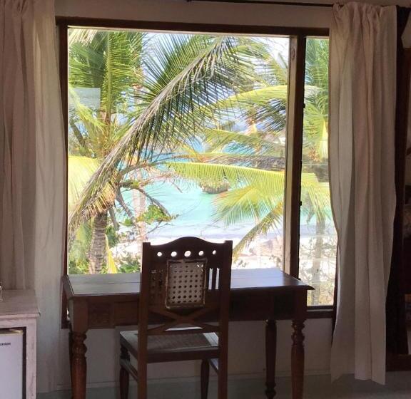 اتاق استاندارد با بالکن و چشمانداز دریا, Crystal Bay Resort