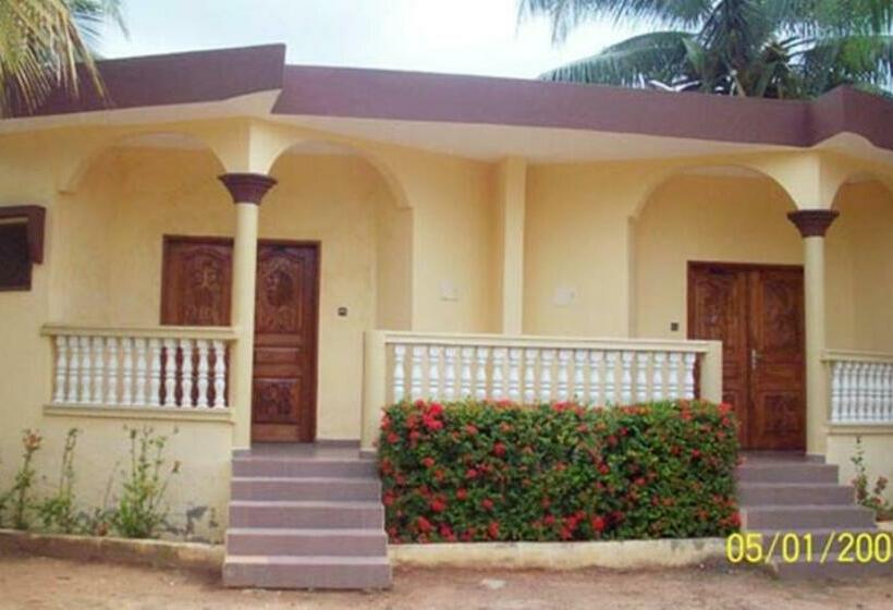 بانگلوی استاندارد, Assouka Eco Village Du Lac Nokoué
