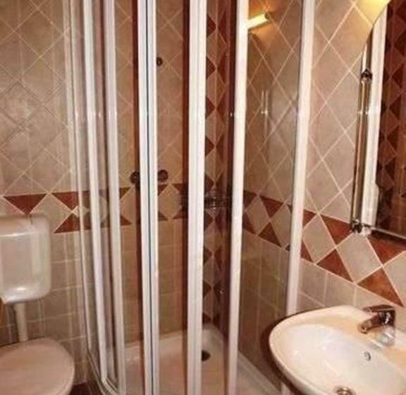 اتاق استاندارد سه نفره, Balatoni Panoráma Villa