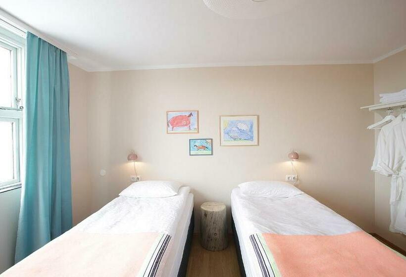 اتاق استاندارد با سرویس بهداشتی مشترک, Húni