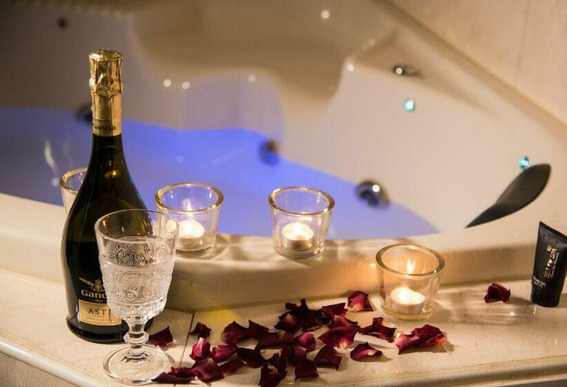 סוויטה עם ג'קוזי, House