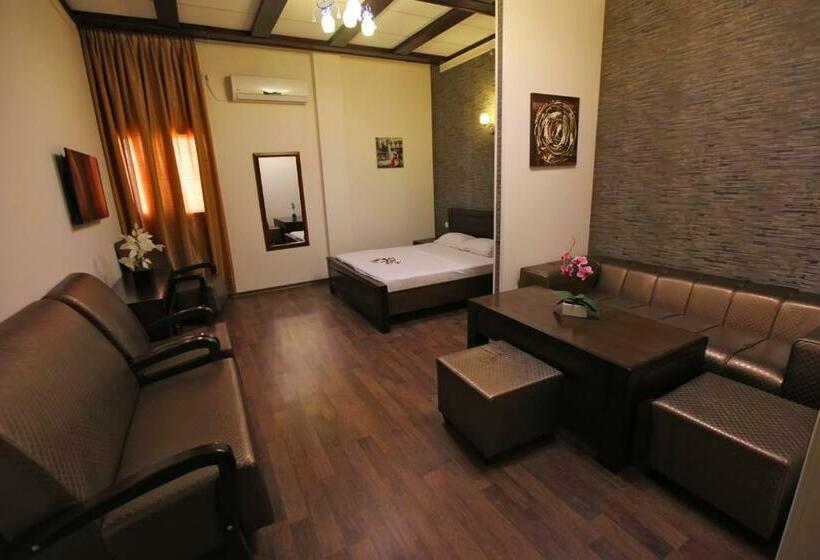 סוויטת ג'וניור, House