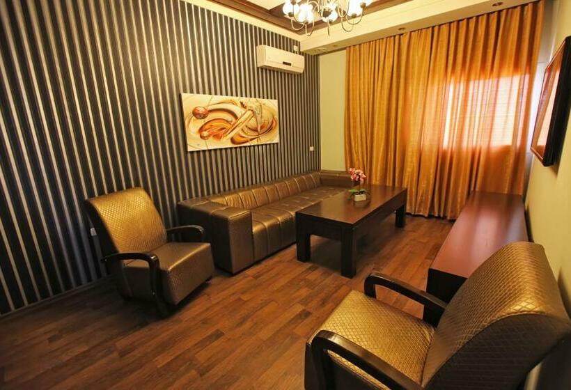 סוויטת ג'וניור, House