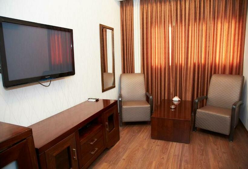 חדר אקונומי, House