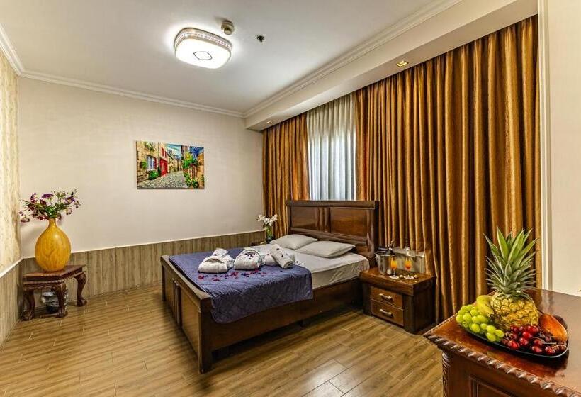 סוויטה דלוקס, House