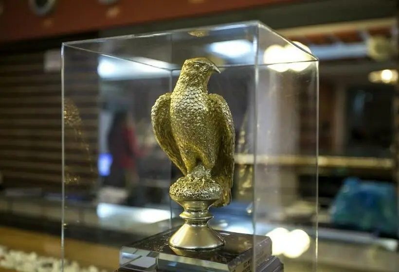 اتاق لوکس, Nirvana Inn