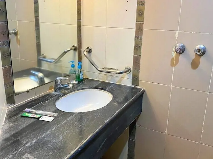 اتاق لوکس یک تخته, Nirvana Inn