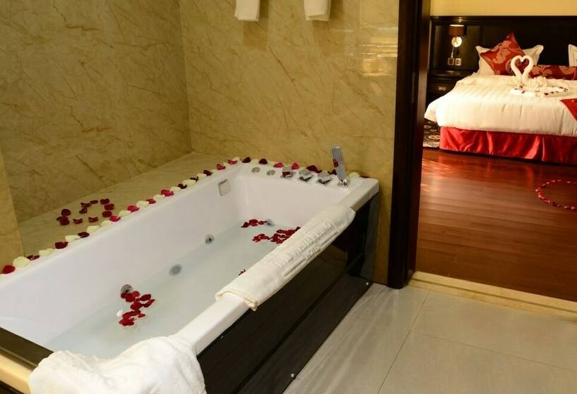 سوییت اجرایی, The White Rhino