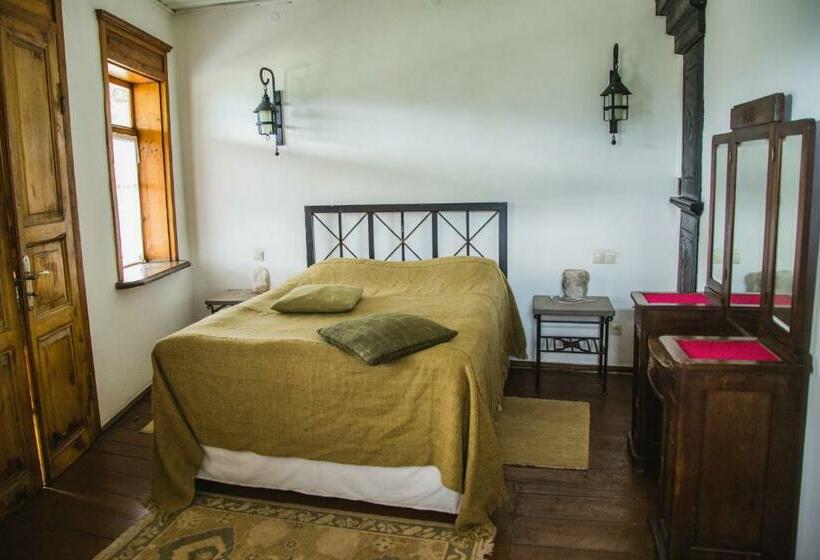 جناح, Tufenkian Old Dilijan Complex