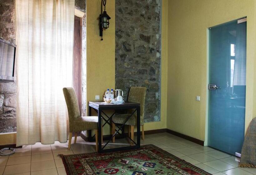 غرفة قياسية, Tufenkian Old Dilijan Complex