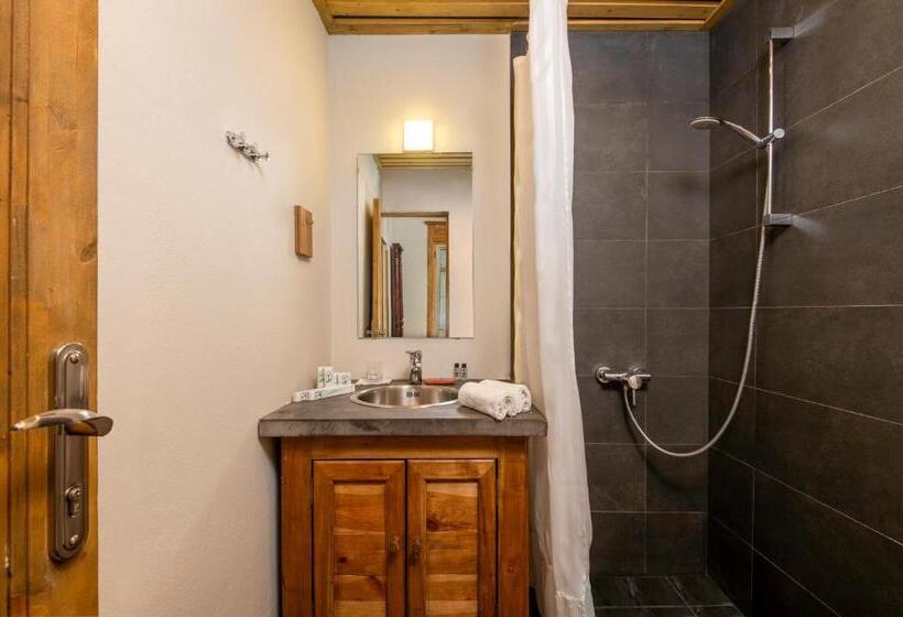 جناح, Tufenkian Old Dilijan Complex