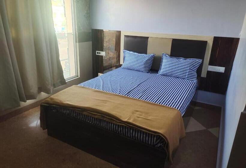 اتاق لوکس, Goroomgo Hotel Tara Lodge Grand Road Near Temple