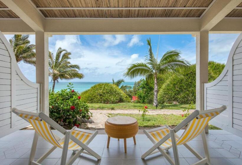 اتاق سوپریور با چشمانداز دریا, C Rodrigues Mourouk