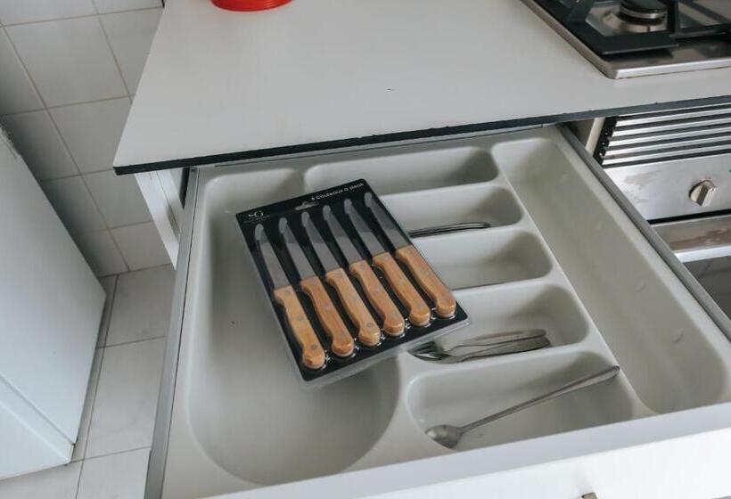 اتاق استاندارد با سرویس بهداشتی مشترک, Daniela S Lisboa Central Room 203