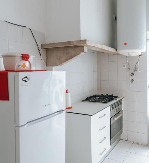 اتاق استاندارد با سرویس بهداشتی مشترک, Daniela S Lisboa Central Room 203