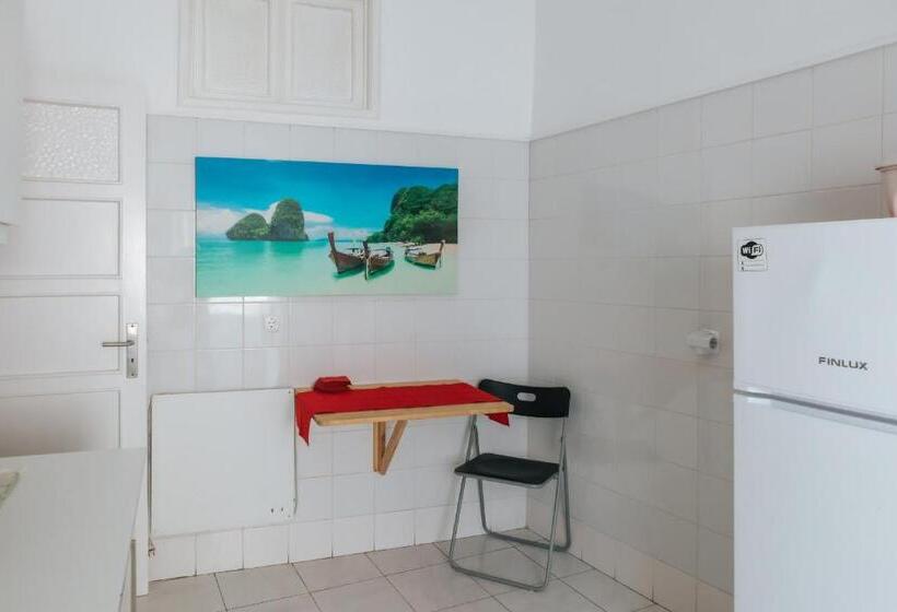 اتاق استاندارد با سرویس بهداشتی مشترک, Daniela S Lisboa Central Room 203