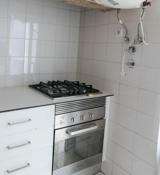 اتاق استاندارد با سرویس بهداشتی مشترک, Daniela S Lisboa Central Room 203