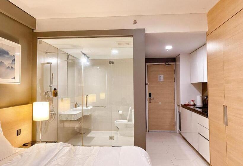 Deluxe Room King Size Bed, Straits Suite By C Homestay Malacca