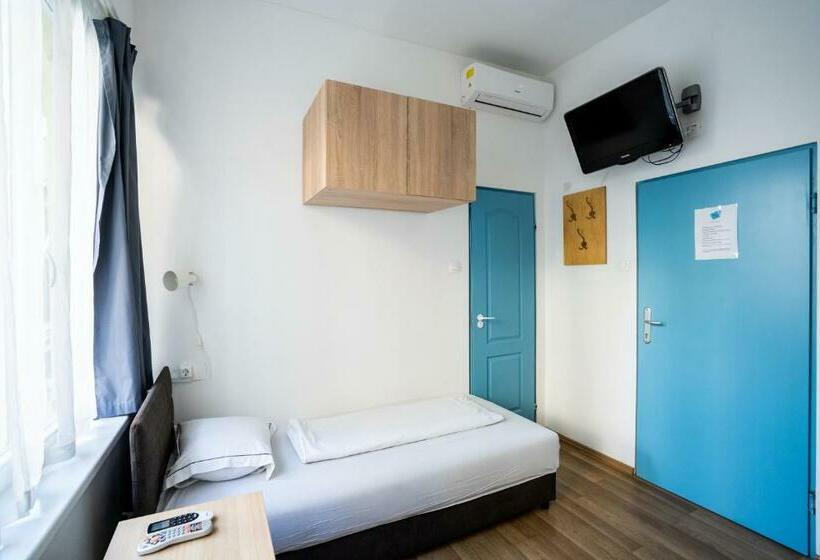 스탠다드 룸, Wow City Hostel