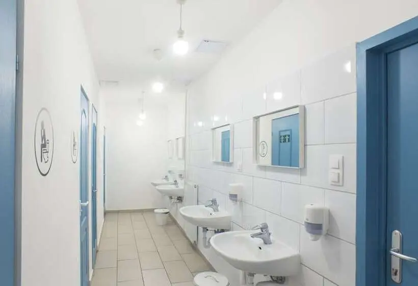 バス共有のスタンダードルーム, Wow City Hostel