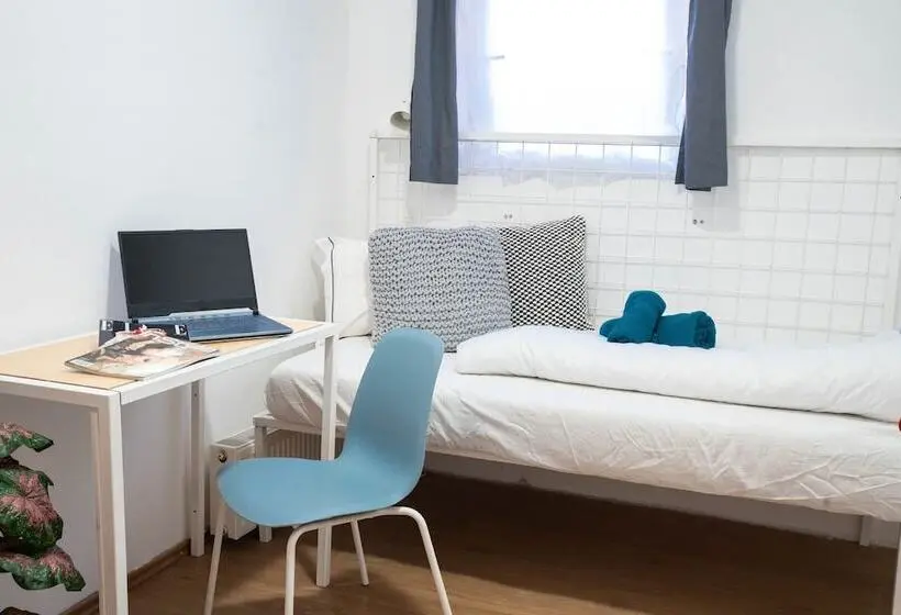 スタンダードシングルルーム, Wow City Hostel