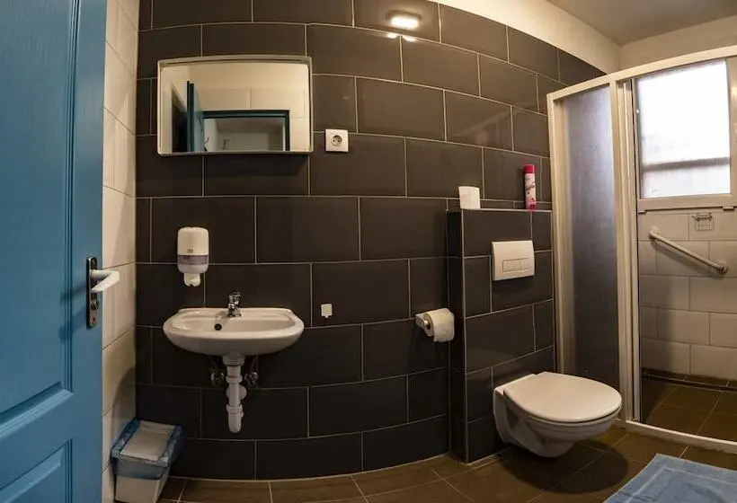 スタンダードシングルルーム, Wow City Hostel