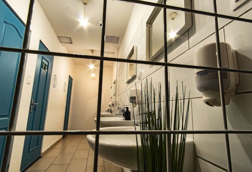四人标准间, Wow City Hostel