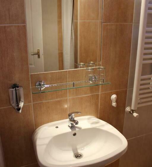 デラックストリプルルーム, Alice Panzió Gold