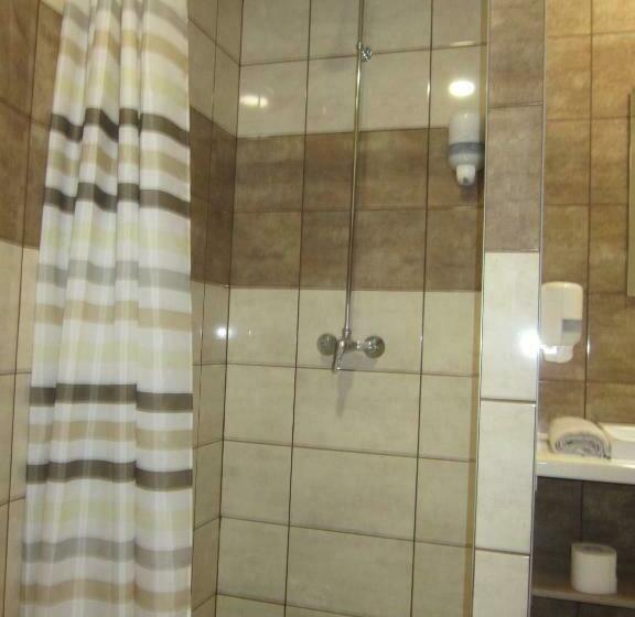 스탠다드 트리플 룸, Fehér Hajó Panzió és Vendéglő