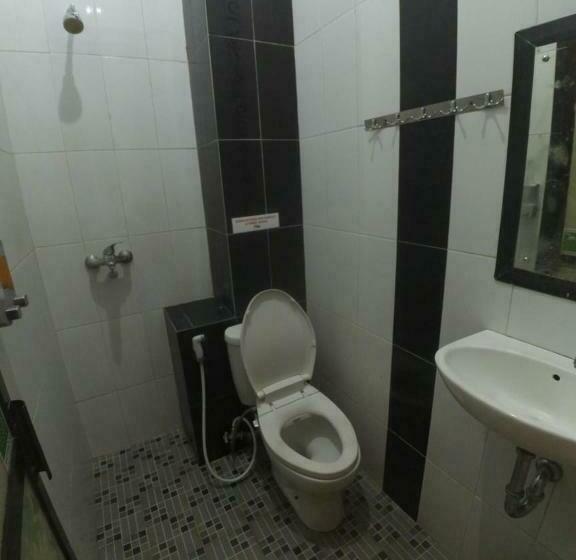 اتاق خانوادگی, Cabin  Sutomo