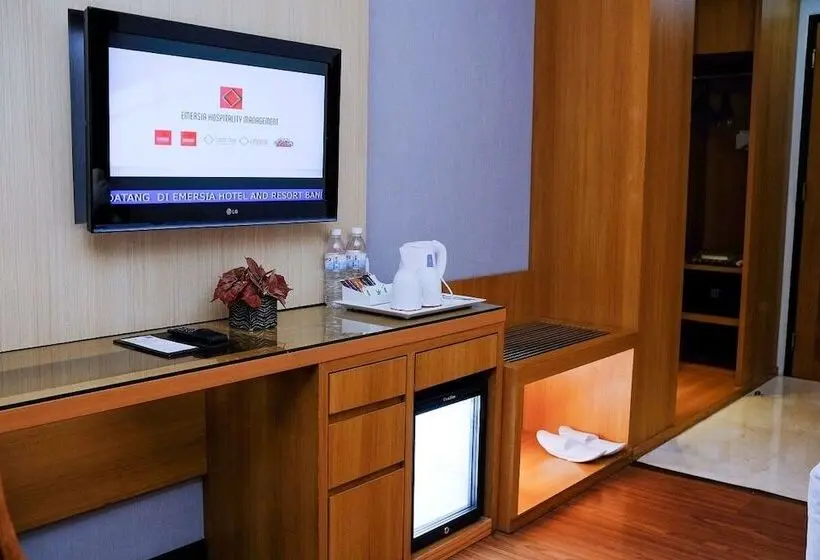 プールの見えるエクゼクティブルーム, Emersia Hotel And Resort