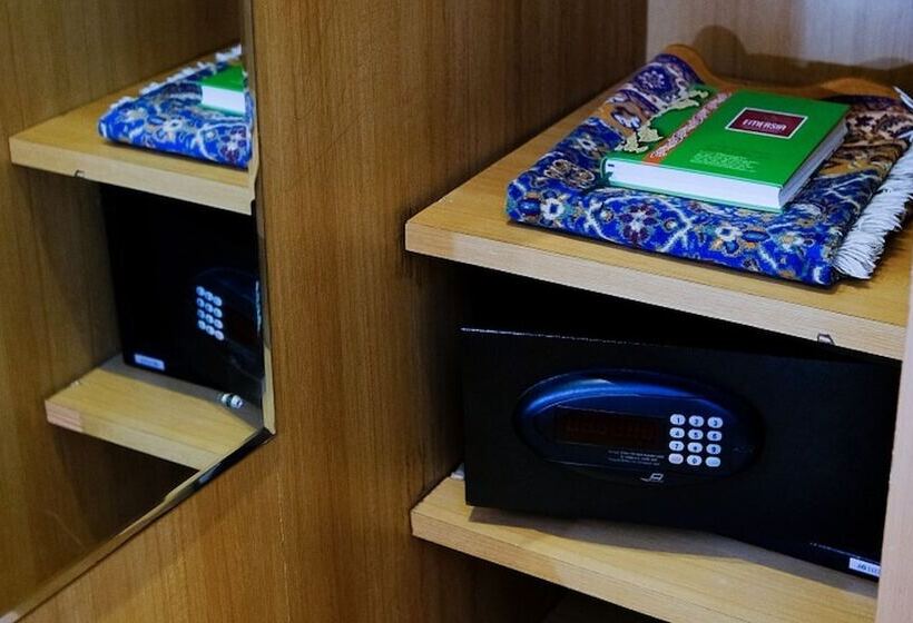 סוויטת ג'וניור מיטת קינג, Emersia Hotel And Resort