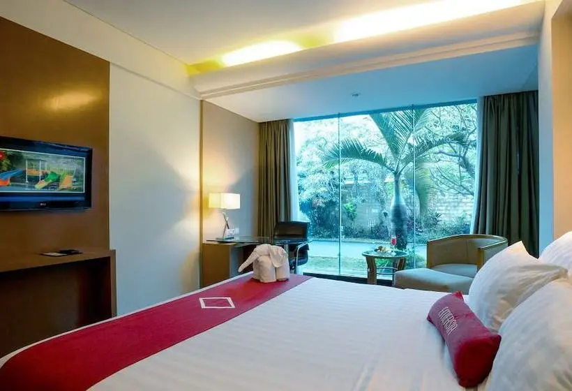 プールの見えるエクゼクティブルーム, Emersia Hotel And Resort