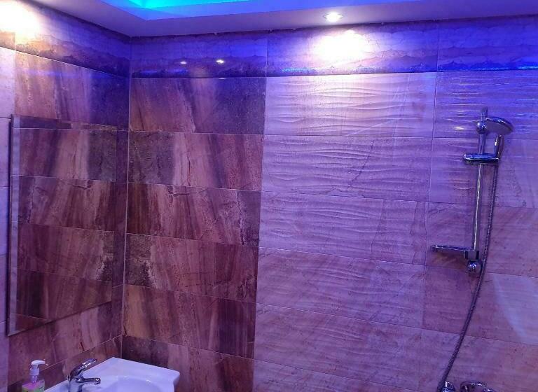 テラス付き1ベッドルームアパートメント, при братята Apartments & Studios