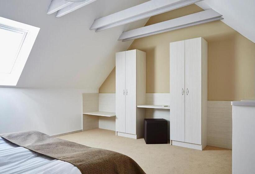 סטודיו סטנדרט עם מרפסת, Astoria