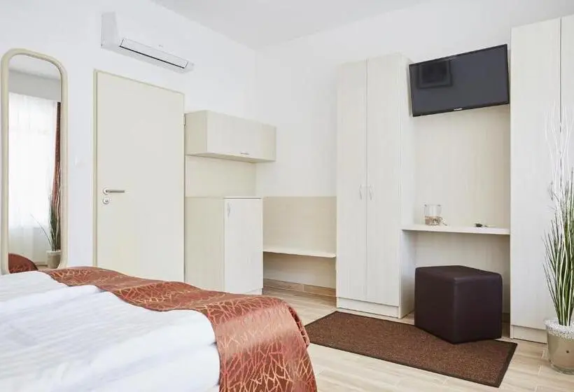 اتاق استاندارد با تراس, Astoria