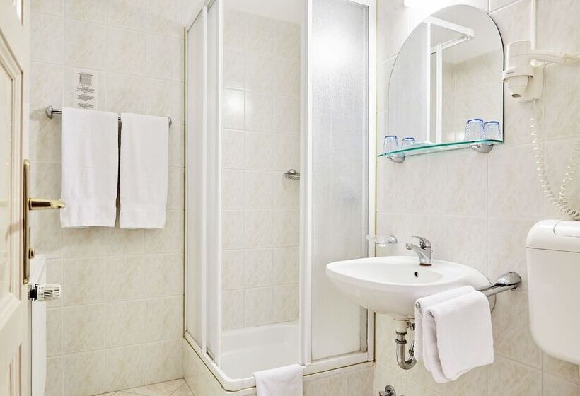 סוויטת 2 חדרי שינה, Astoria