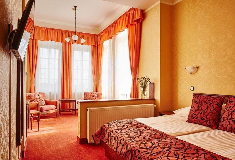 סוויטה, Astoria